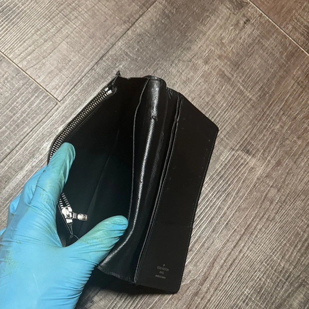 Louis Vuitton Brazza Wallet Epi Leather - Picture 7 of 16